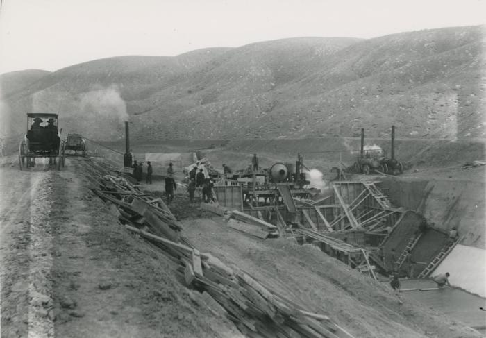 Historical photo of crews building the High Line Canal