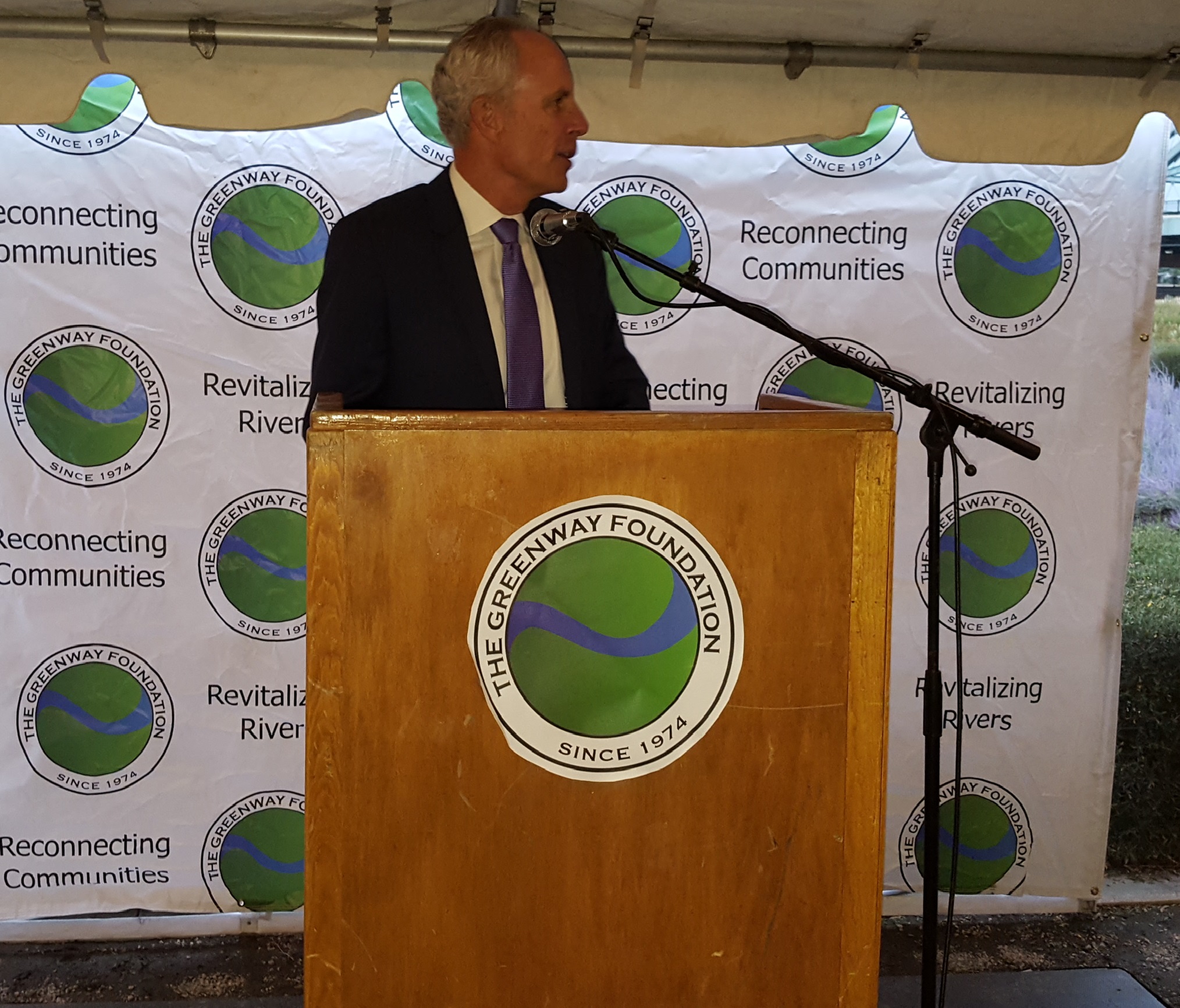 Denver Water CEO Jim Lochhead announces a pledge drive for storage space in the Chatfield  environmental pool at a Greenway Foundation event.