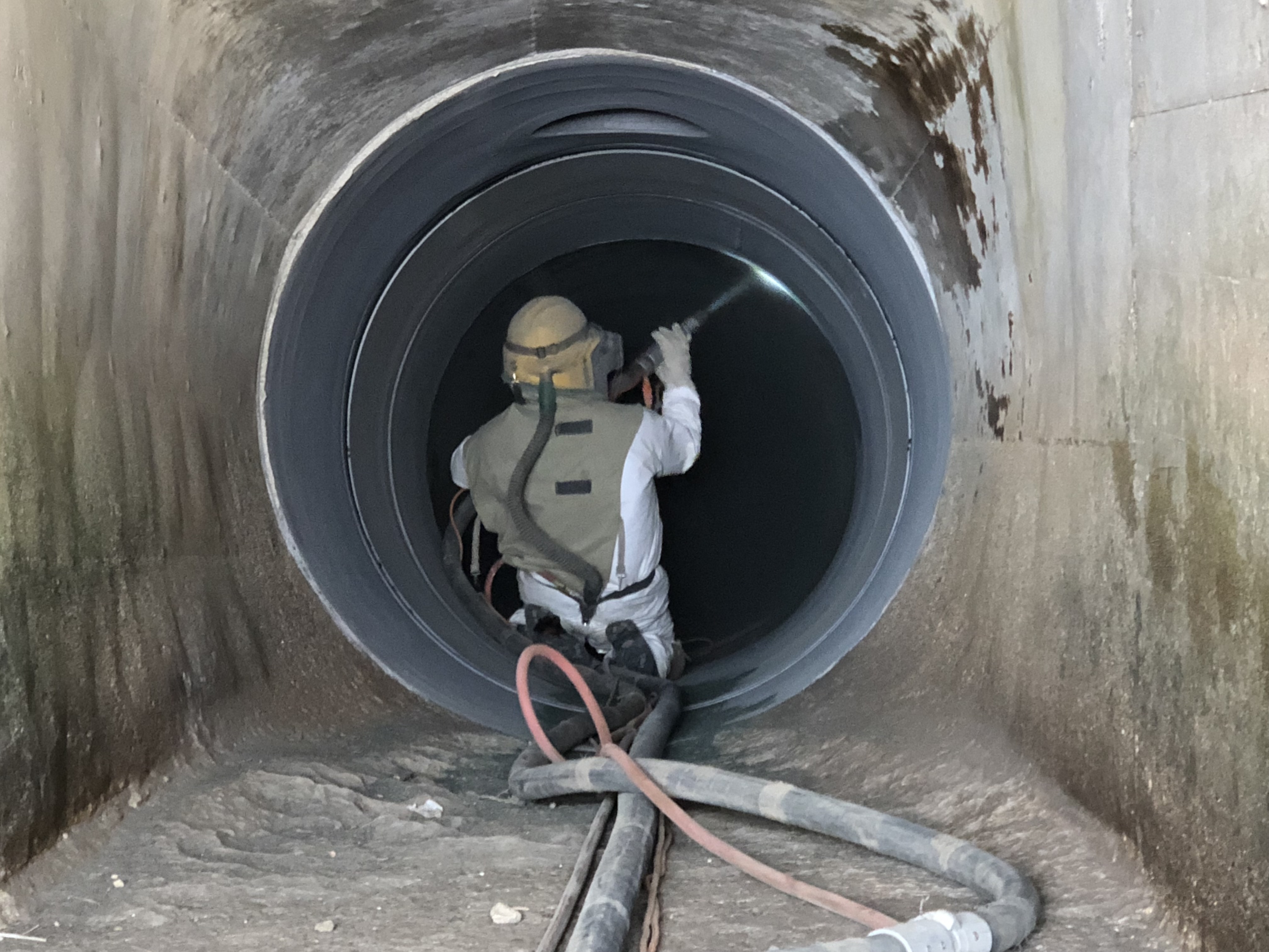 Workers from Cabloco Services removed the pipe's old coating and applied a new lining to protect the pipe from corrosion.